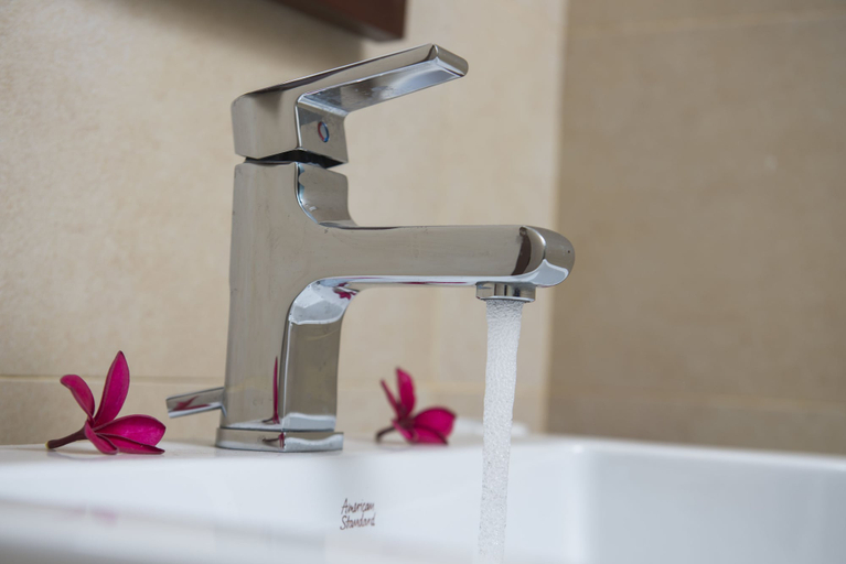Bathroom 5, Villa Escondite, Maharagama