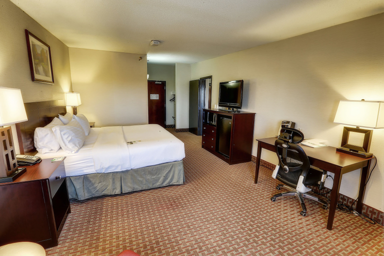 Bedroom 3, Clarion Hotel Convention Center, Ward