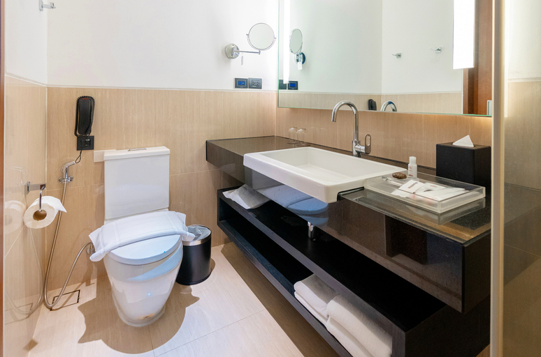 Bathroom 16