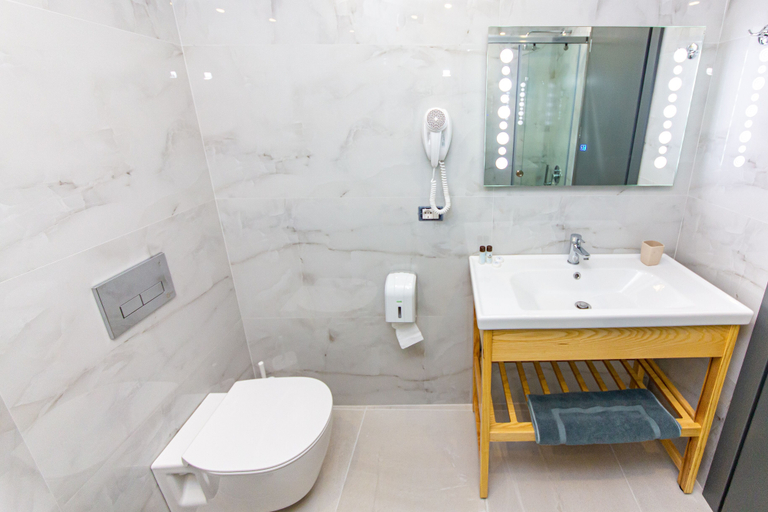 Bathroom 3, Delight Hotel, Sarandës