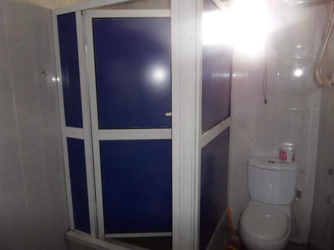 Bathroom 4, Belfem International Suites, Ikeja