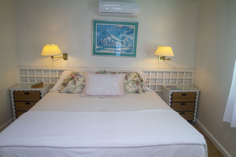 Bedroom 2, Bequia Beachfront Villa Hotel