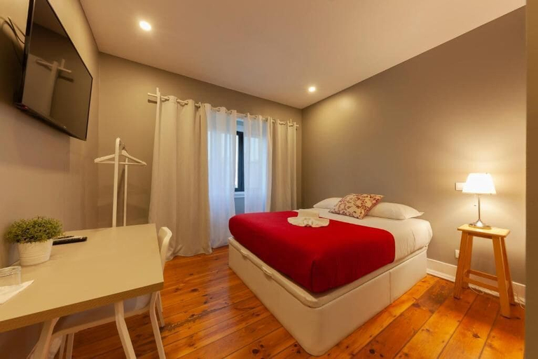 Bedroom 3, The Bridge, Lisbon