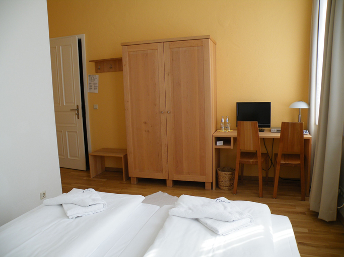 Bedroom 2, BioHotel Burg Lenzen, Prignitz