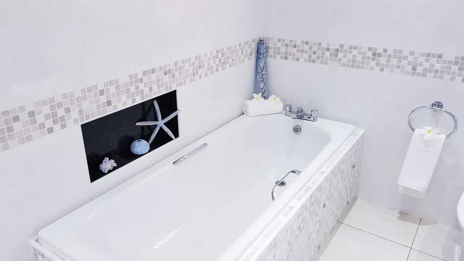 Bathroom 4, Calm Sorento