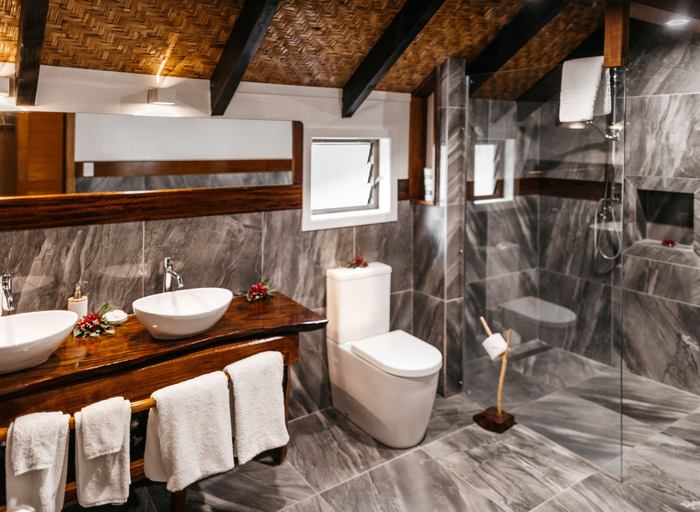 Bathroom 5, Tamanu Beach, Aitutaki
