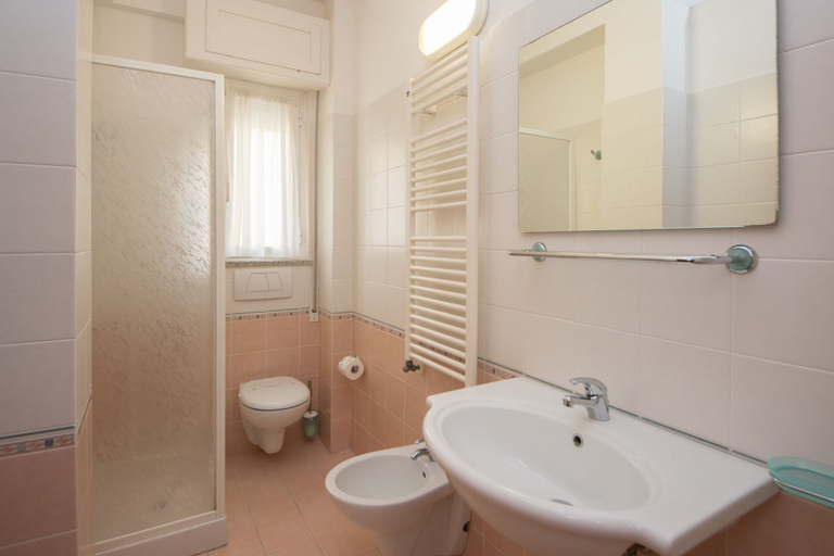 Bathroom 4, Residence Villa Gloria, Savona