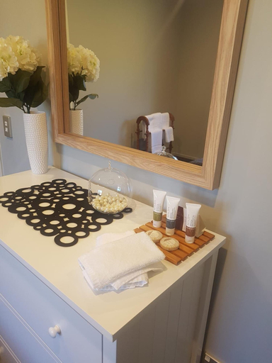 Bathroom 4, Blackhouse Guesthouse, Westland