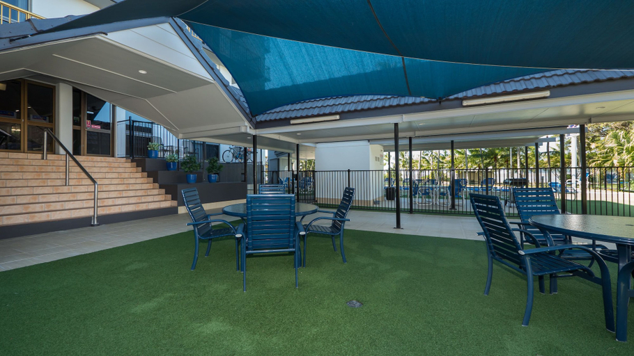 Food & Drinks, Coral Towers, Cairns