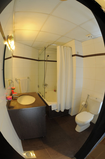 Bathroom 3, Suite Hotel Merlot, El Metn