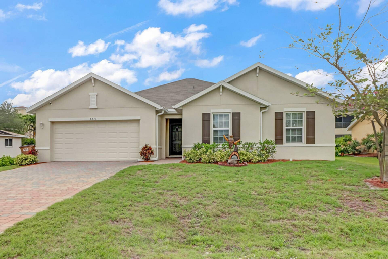 Exterior & Views, 4831 SW 18th Ave, Lee