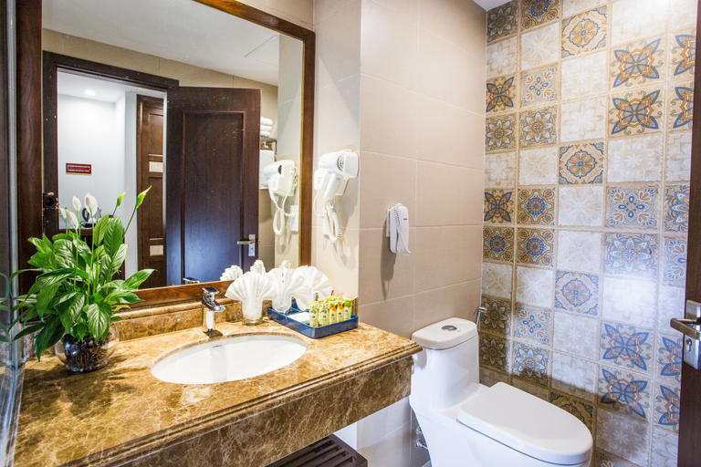 Bathroom 4, Song Loc Luxury, Hạ Long