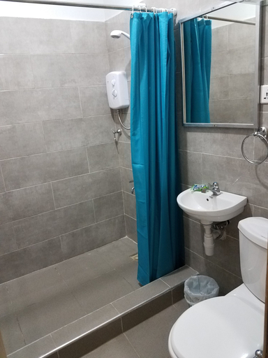 Bathroom 4, Sharp Guest House, Accra