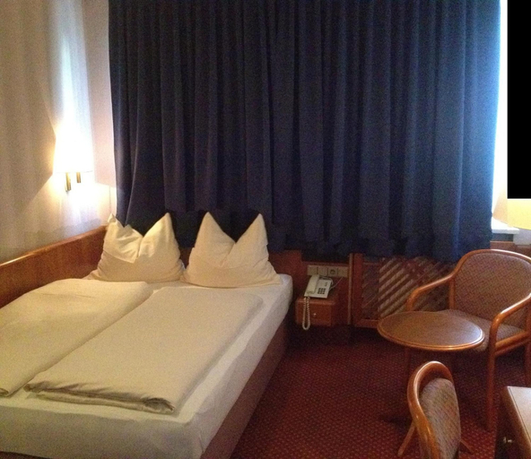 Bedroom 5, Hotel Carmen, München