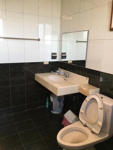 Bathroom 3, Manor, Taichung