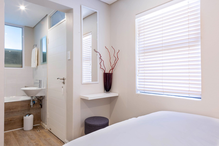 Bathroom 4, 6 Dolphin Views - Near Umdloti Beach, eThekwini