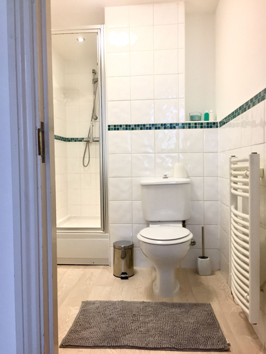 Bathroom 3, Two Bedroom Apartment In City Centre, Birmingham