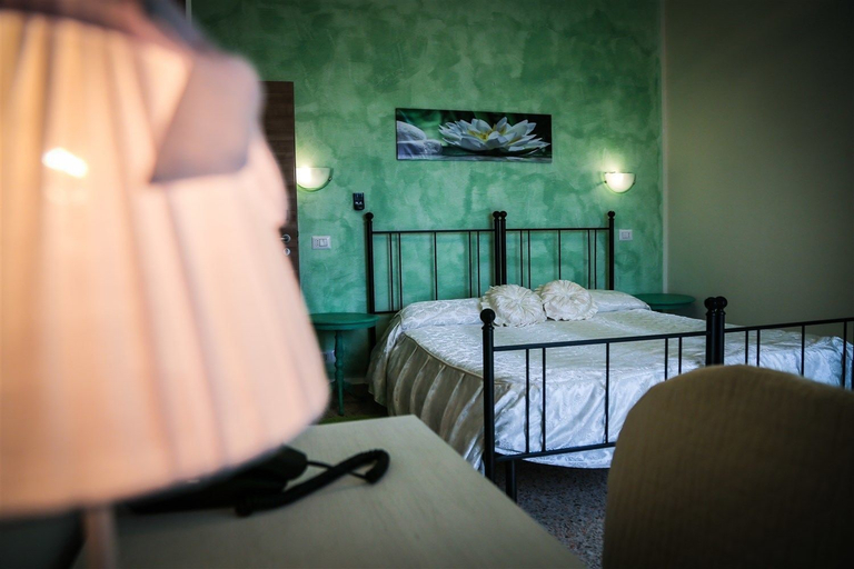 Bedroom 2, Ausonia Hotel Ristorante, Pesaro E Urbino