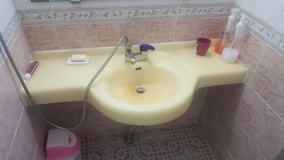 Bathroom 4, MK Guest House, Jung