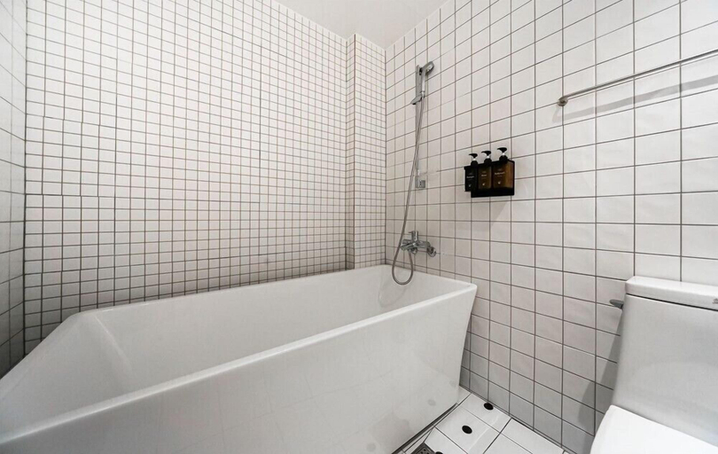 Bathroom 3, Hotel ONDO, Buk