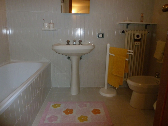 Bathroom, Amazing Aparment Lake Front 1 bed in Acquaseria, Como