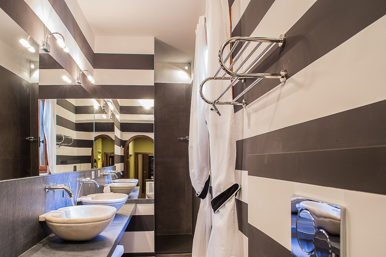 Bathroom 4, Palazzo Gallery, Florence