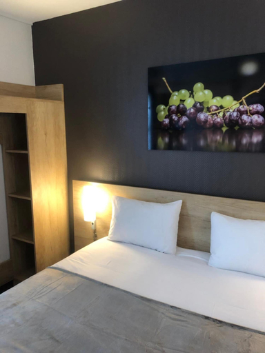 Bedroom 2, Hôtel Wood Inn Bordeaux Aeroport, Gironde