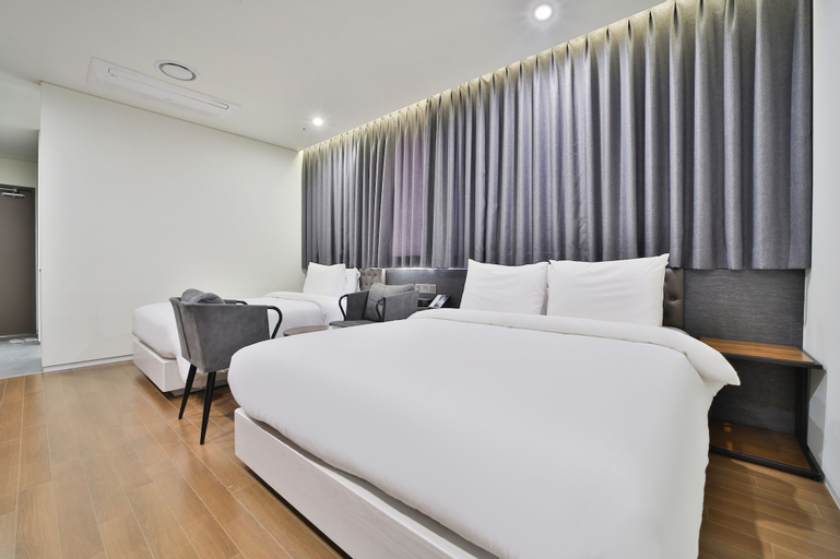 Bedroom 22
