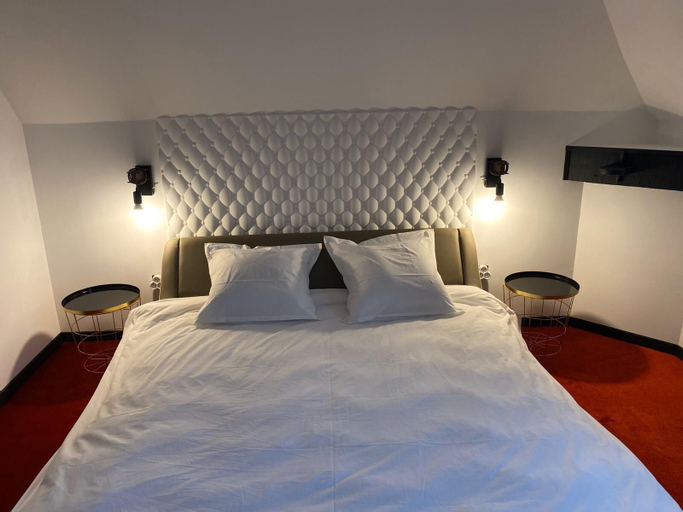 Bedroom 2, Chateau de Saint-Genix, Savoie