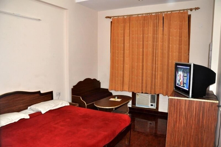 Bedroom, Hotel Maa Saraswati, Reasi