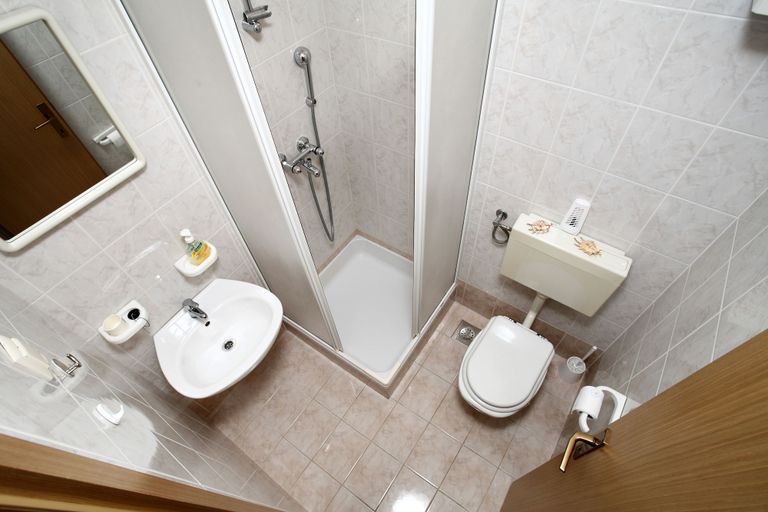 Bathroom 3, Apartments Adriatic, Podstrana