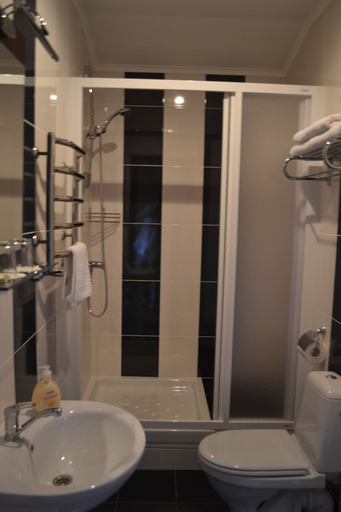 Bathroom 4, Paloma House, Kharkivs'ka