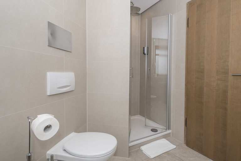 Bathroom 5, Hotel & Restaurant Becher, Göppingen