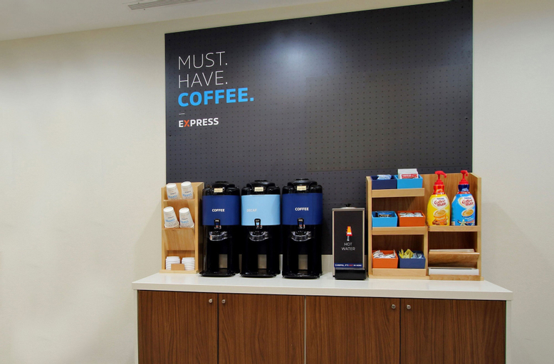 Food & Drinks 5, Holiday Inn Express Whitby by IHG, Durham