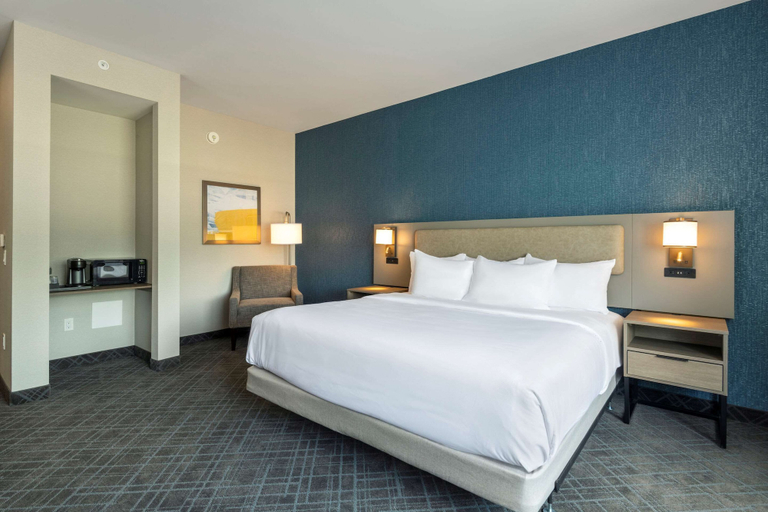 Bedroom 3, Comfort Inn and Suites, Frontenac