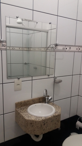 Bathroom 4, Hotel Marcan, Sumaré
