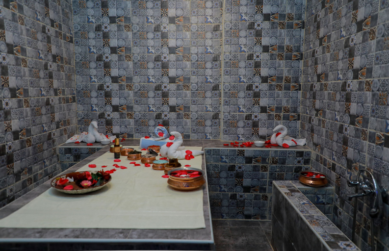 Food & Drinks 5, Loumage Suites & Spa, Manama