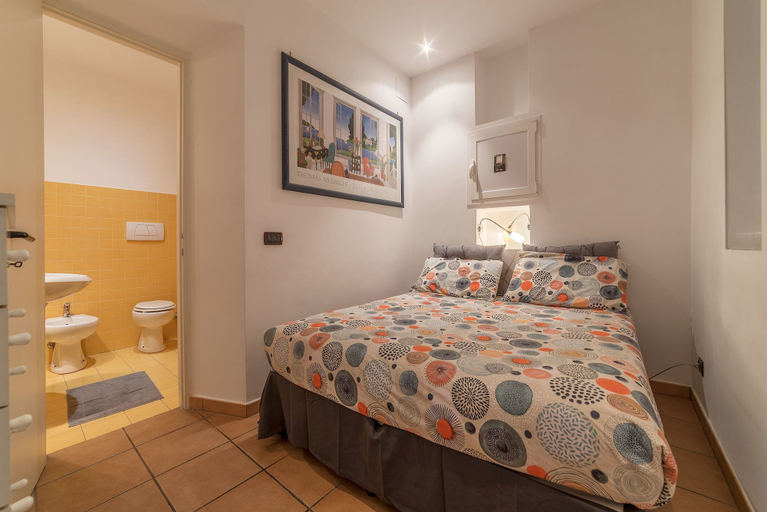 Others 3, Colosseo & San Clemente Cosy Flat, Rome