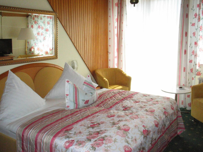 Bedroom 2, Hotel Winzerverein, Bernkastel-Wittlich
