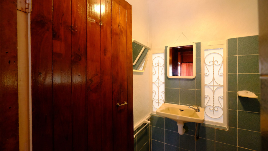 Bathroom 4, Lolita Bungalow, Ko Samui