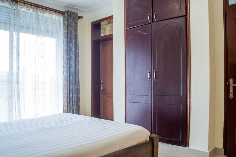Bedroom 2, Premier Motel, Igara