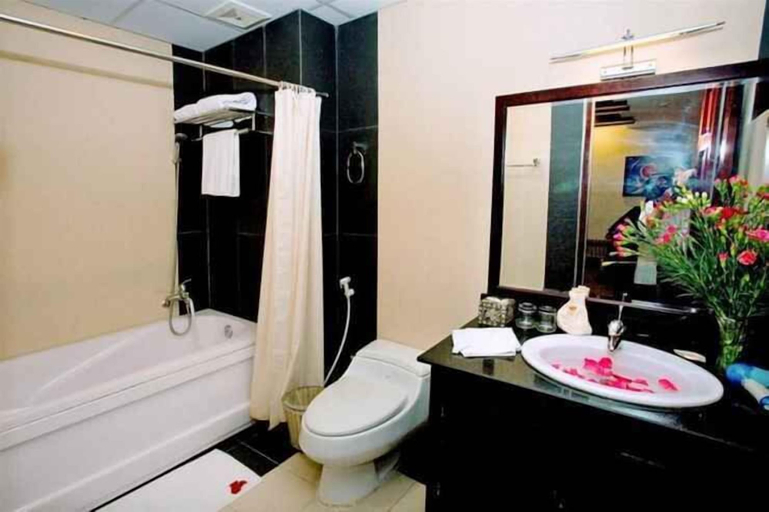 Bathroom 4, Tuan Vu Hotel, Buon Ma Thuot