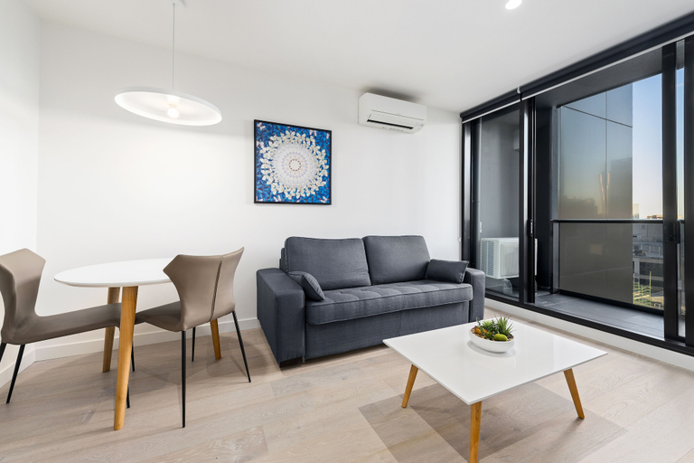 Others 5, Empire Apartment, Melbourne