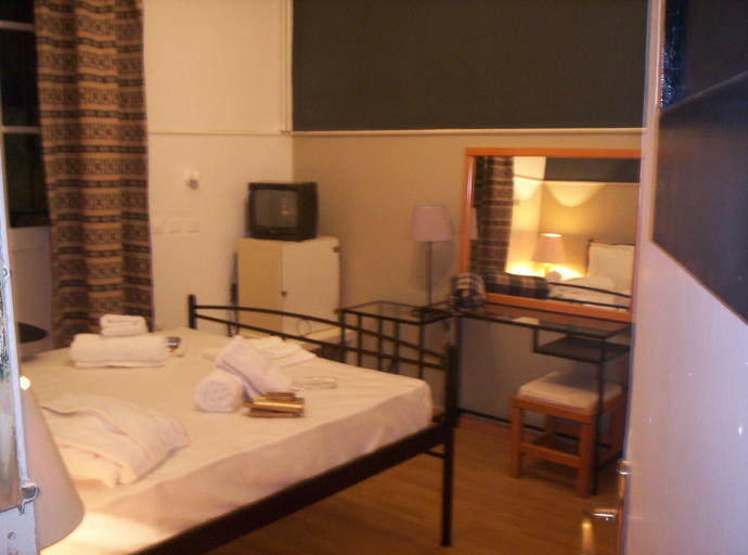 Bedroom 3, The New Yorkers Hotel, Attica