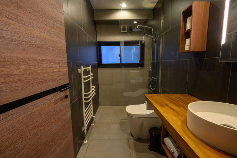 Bathroom 4, Tanuki Luxury Apartments, Nozawaonsen