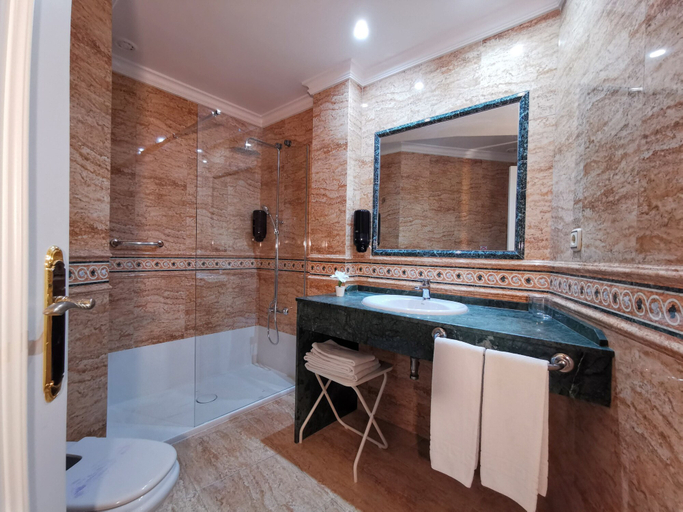Bathroom 5, Hotel Playa del Carmen, Cádiz