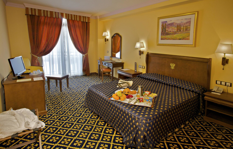Bedroom 3, Hotel Agora Juan de Austria, Madrid
