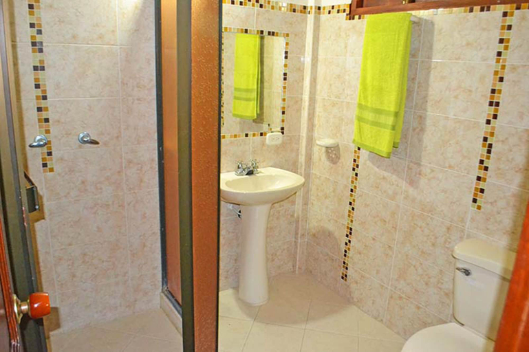 Bathroom 3, Condominio Atlantis, Tolú