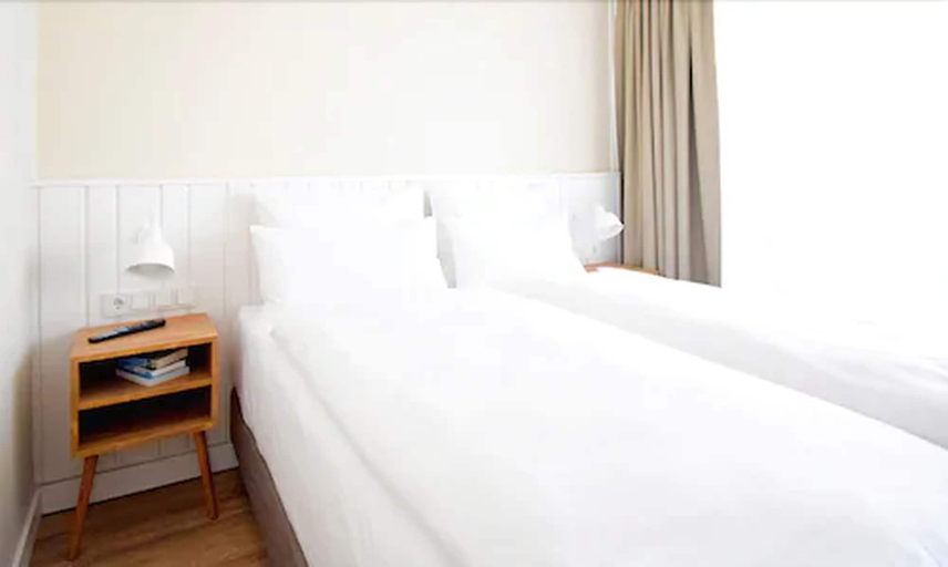 Bedroom 3, Wyn. Strandhotel Sylt, Nordfriesland