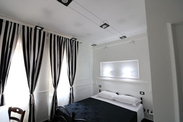 Bedroom 3, Palace Rome - Hostel, Rome